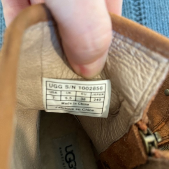 Womens UGG LAYNE Fringe Distressed Leather Chestnut Boots Sz 7 Rustic Cozy Fur - Picture 6 of 7